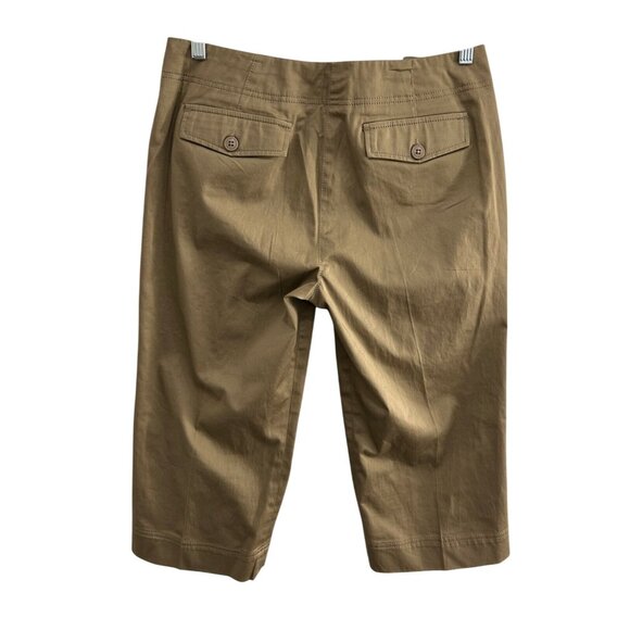 Bay Studio Womens Khaki Cropped Pants Size 10 Button Details Pockets - Picture 2 of 9
